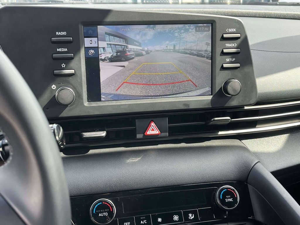 Used 2025 Hyundai Elantra Sport image 19