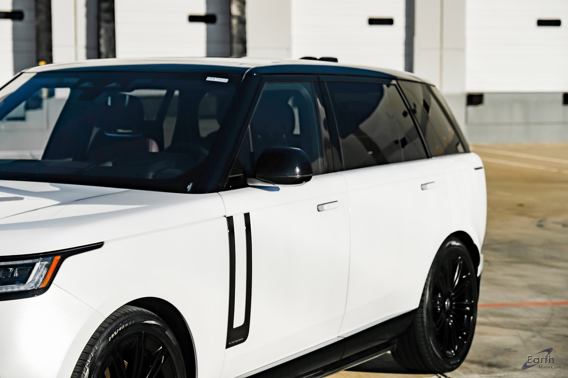 Used 2023 Land Rover Range Rover Long Wheelbase Autobiography image 24