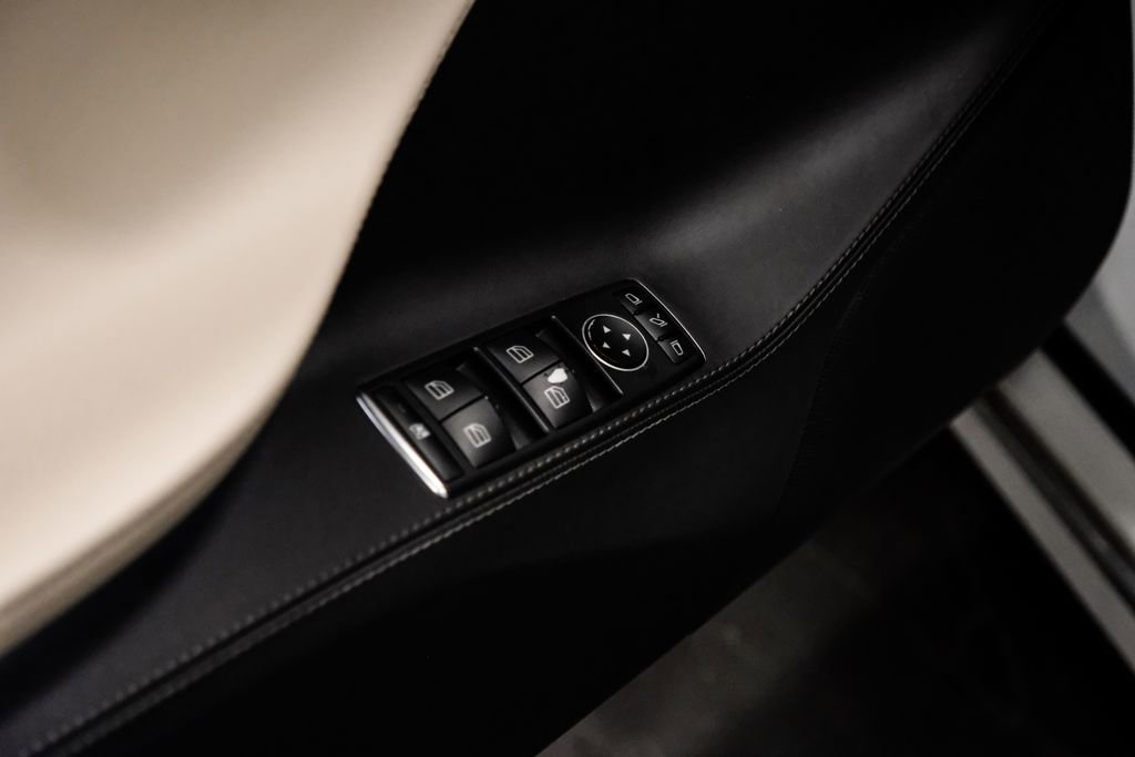 Used 2020 Tesla Model S Long Range image 34