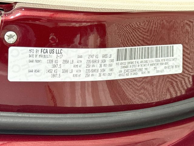 Used 2017 Chrysler Pacifica Limited FWD image 33