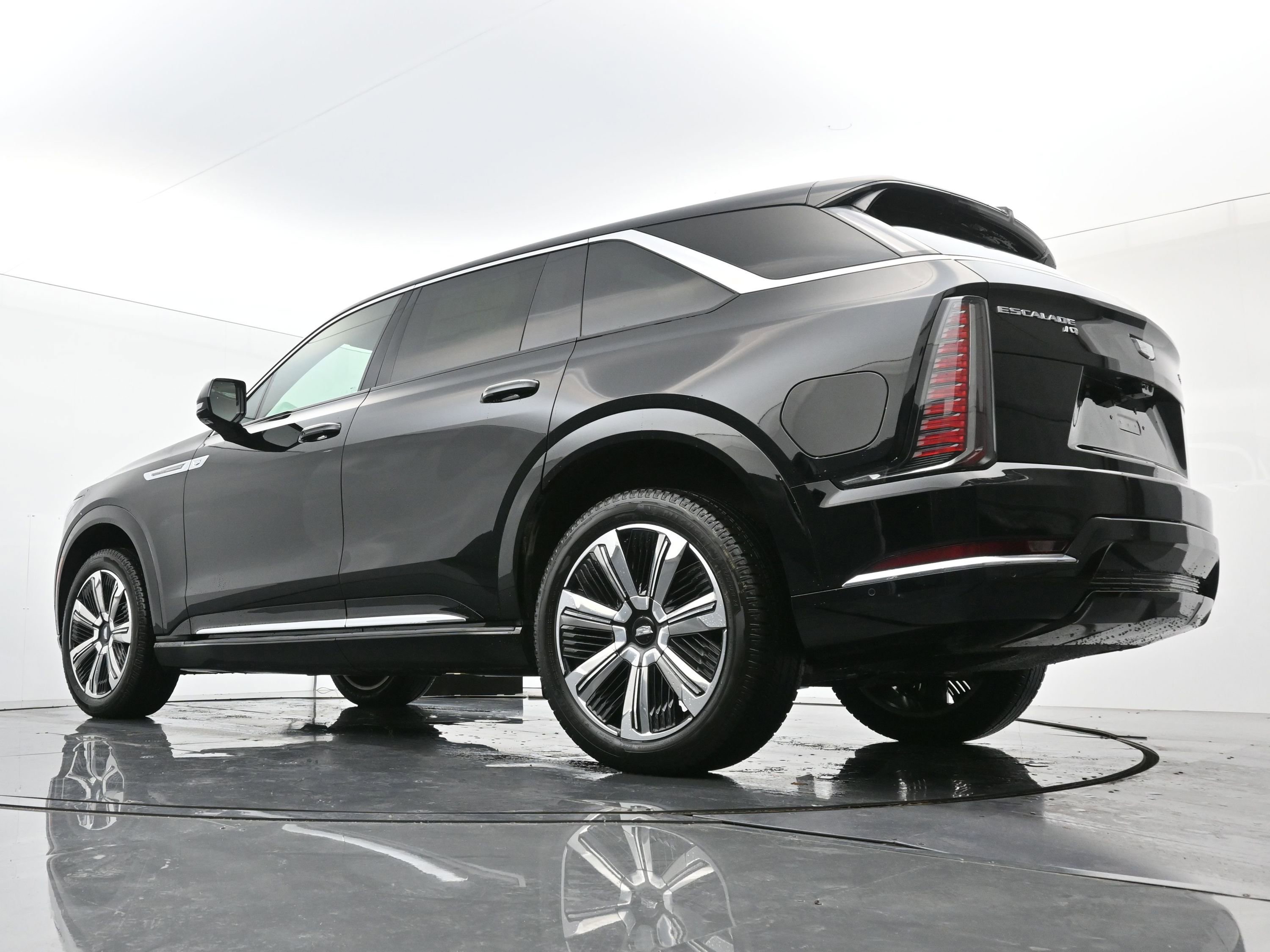 New 2025 Cadillac Escalade IQ Luxury 2 image 17