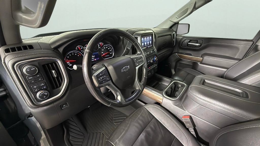 Used 2021 Chevrolet Silverado 1500 LT Trail Boss w/ Convenience Package II AWD/4WD image 19