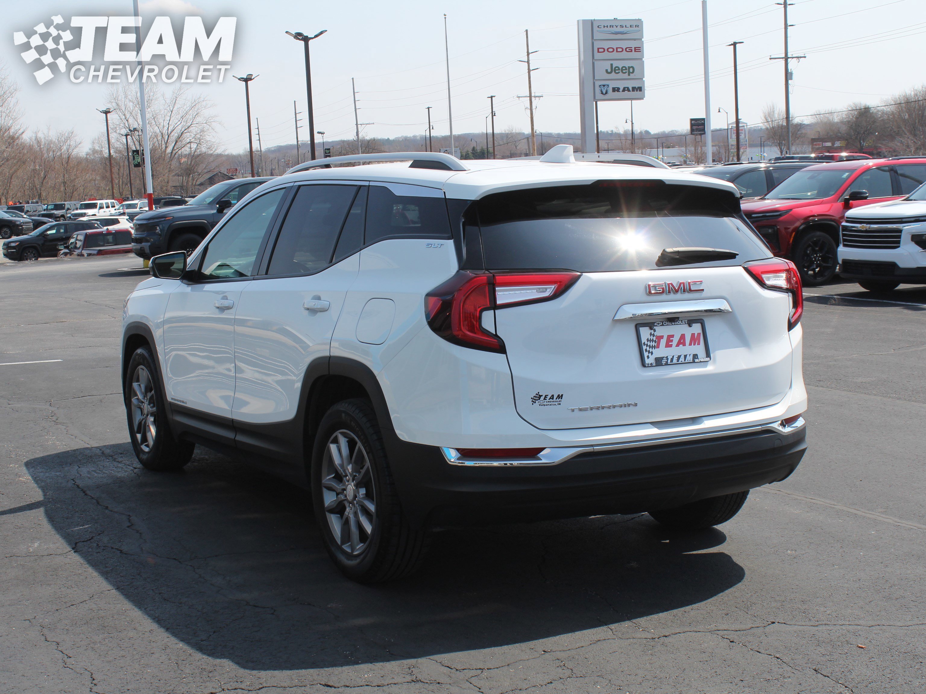 Used 2024 GMC Terrain SLT image 6