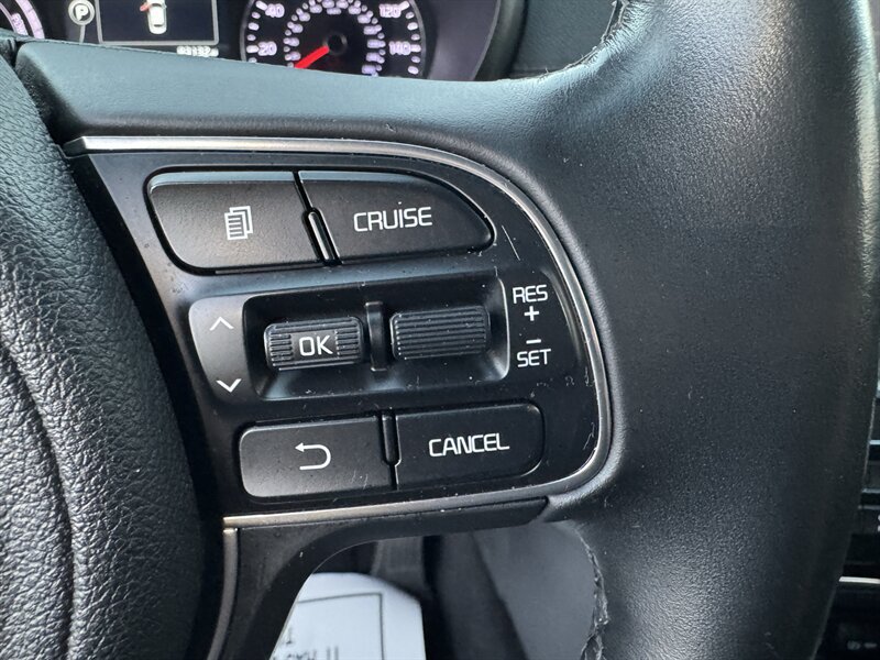 Used 2018 Kia Optima Premium w/ Convenience Package FWD image 28