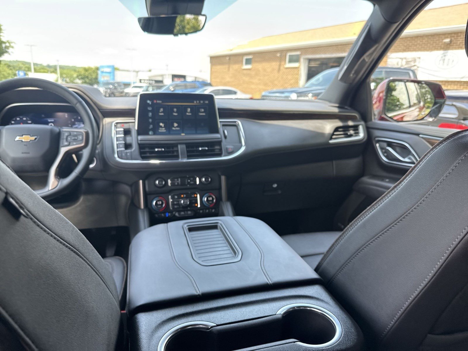 Used 2024 Chevrolet Tahoe High Country AWD/4WD image 22
