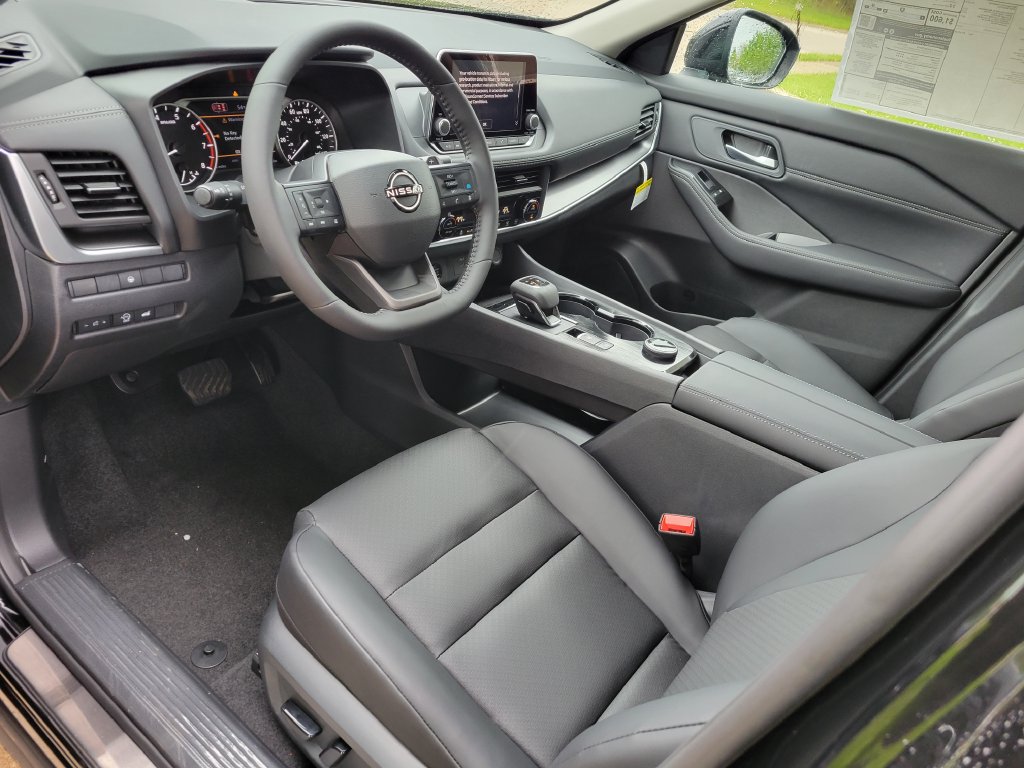 New 2026 Nissan Rogue Dark Armor AWD/4WD image 6
