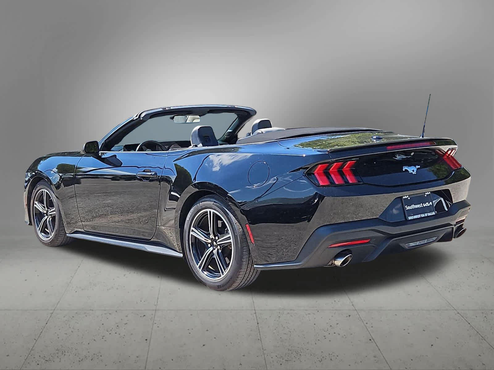 Used 2024 Ford Mustang Premium RWD image 4