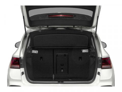 Used 2024 Volkswagen Taos SE w/ Panoramic Sunroof Package image 11