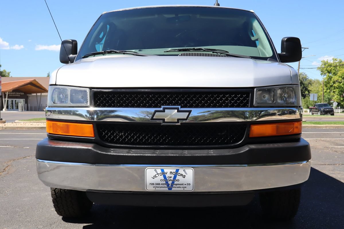 Used 2016 Chevrolet Express 3500 LT w/ LT Preferred Equipment Group RWD image 13