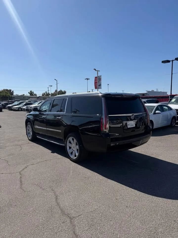 Used 2015 Cadillac Escalade ESV Luxury RWD image 5