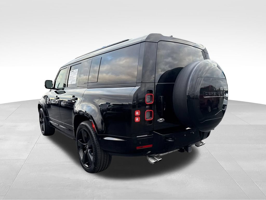 Used 2025 Land Rover Defender 130 V8 AWD/4WD image 3