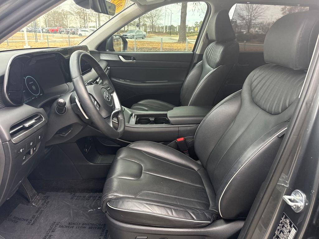 Used 2023 Hyundai Palisade Limited w/ Winter Package image 13