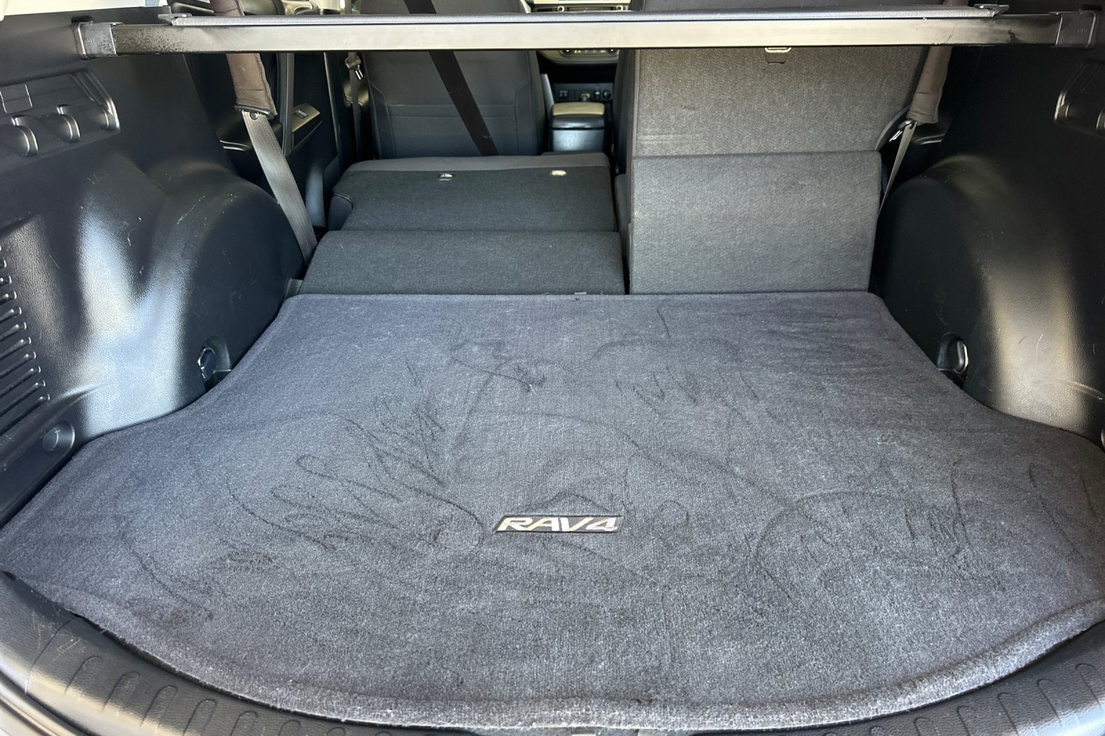 Certified 2017 Toyota RAV4 XLE w/ Carpet Mat Package FWD image 14