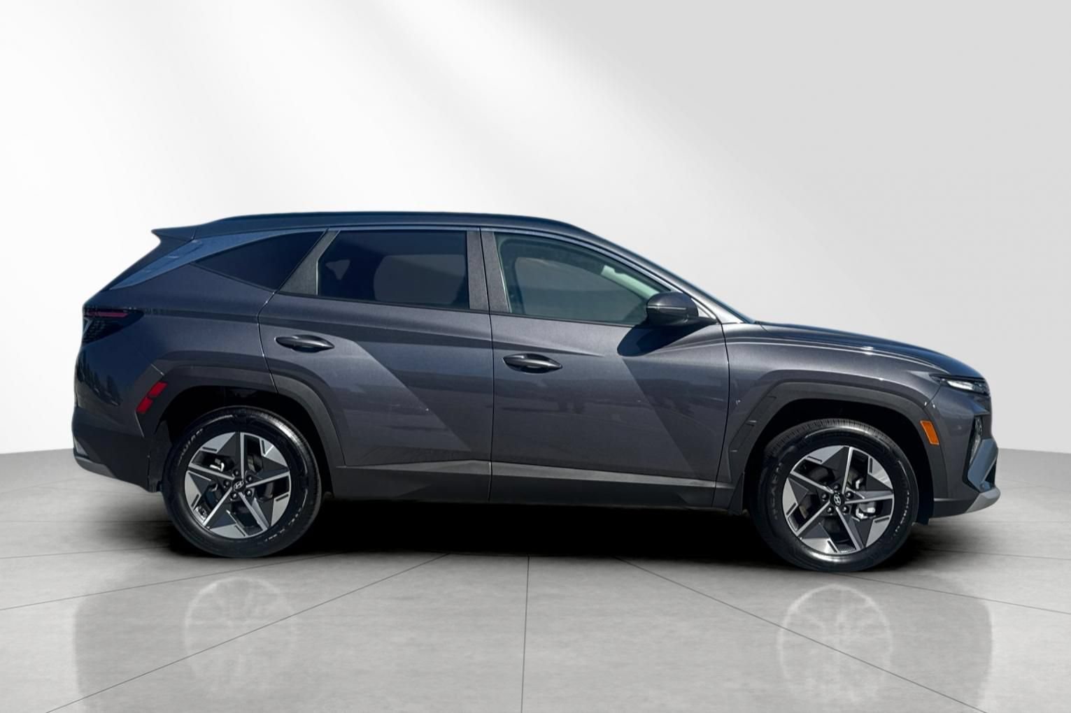 Used 2025 Hyundai Tucson SEL AWD/4WD image 3