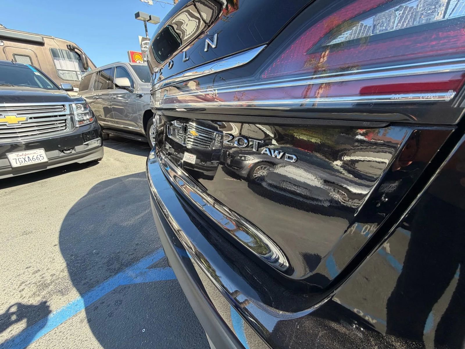 Used 2020 Lincoln Nautilus Reserve w/ Equipment Group 201A image 9