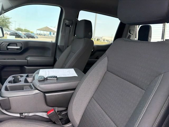 Used 2026 Chevrolet Silverado 1500 Custom w/ LPO, Dark Essentials Package RWD image 16