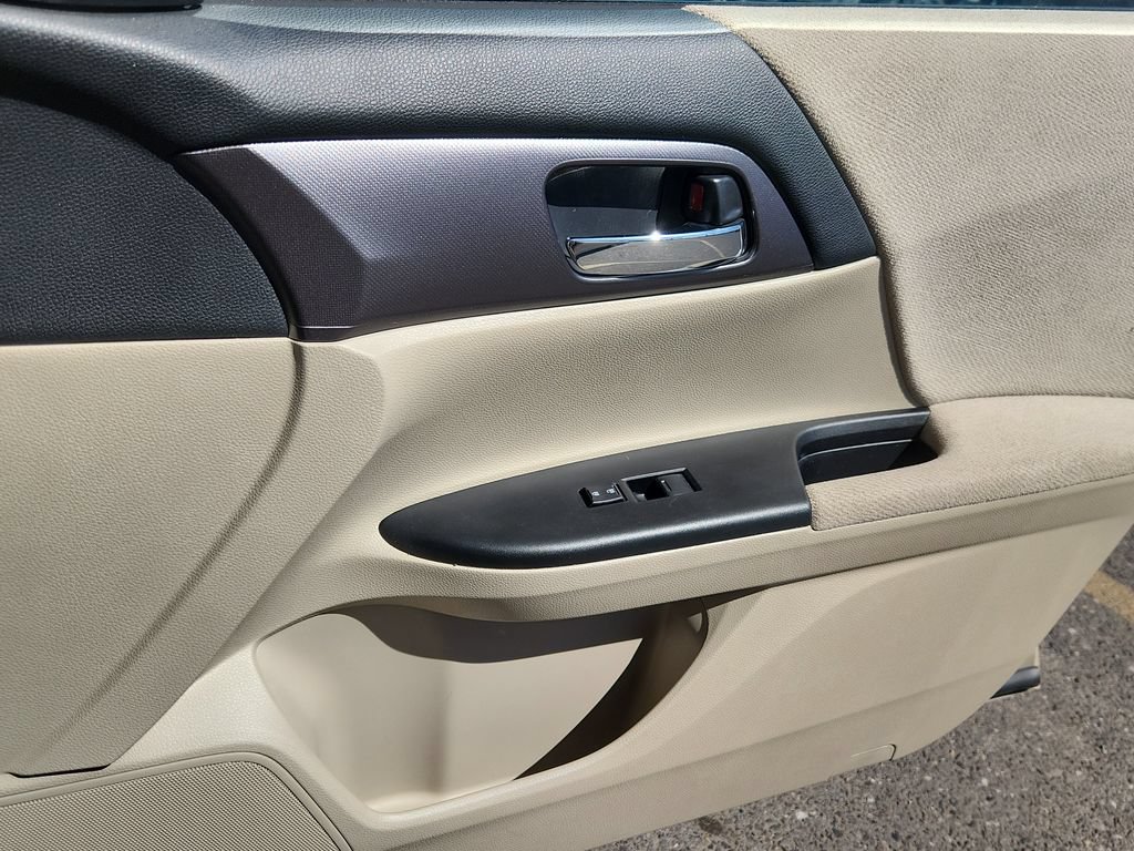 Used 2013 Honda Accord LX image 12