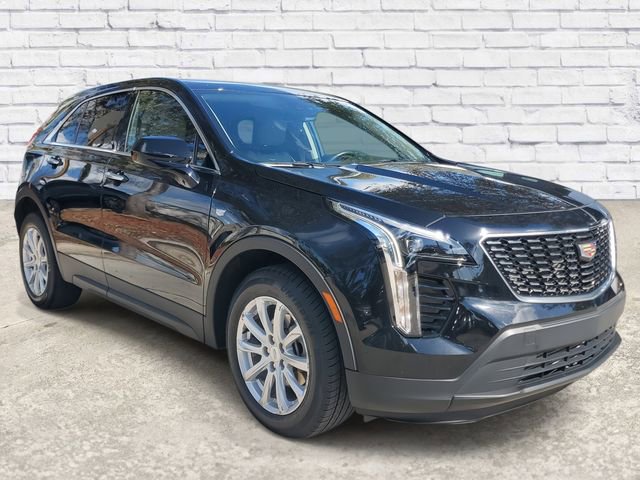 Used 2022 Cadillac XT4 Luxury w/ Driver Awareness Package image 5