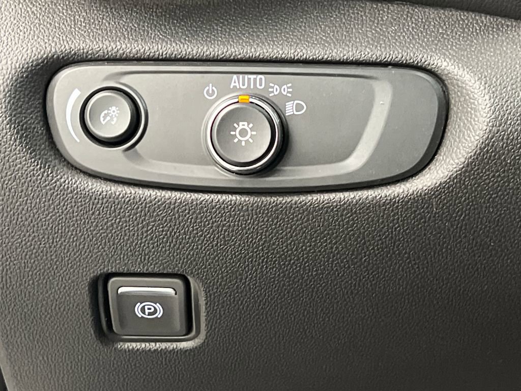 Used 2025 Chevrolet Blazer LT FWD image 39