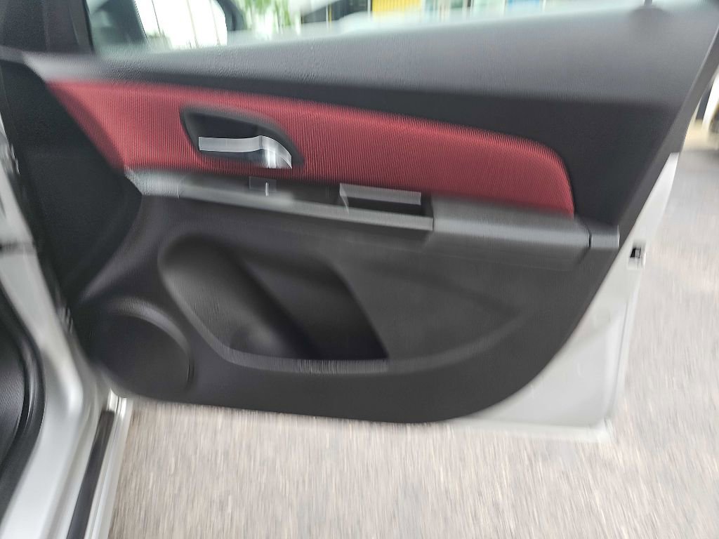 Used 2013 Chevrolet Cruze LT w/ RS Package image 48