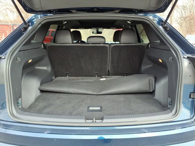 Used 2022 Volkswagen Atlas Cross Sport SE w/ Panoramic Sunroof Package image 12