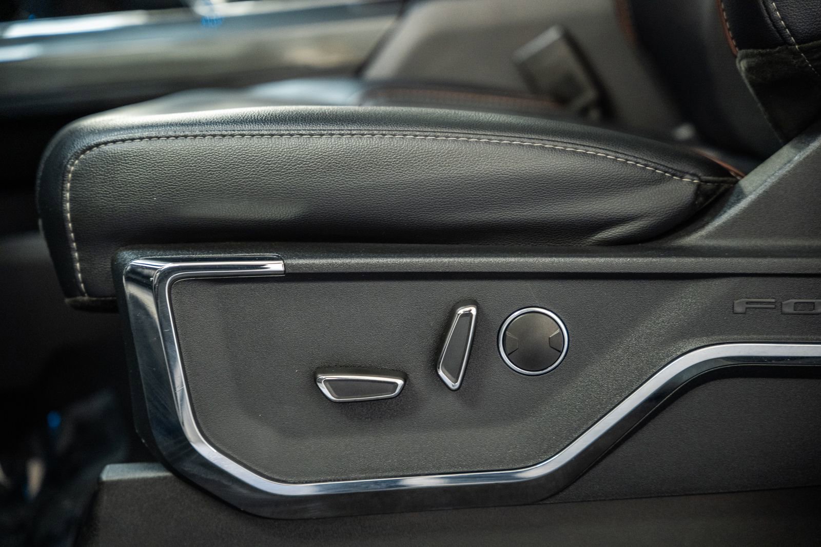 Certified 2023 Ford F150 Lariat w/ Equipment Group 502A High image 48