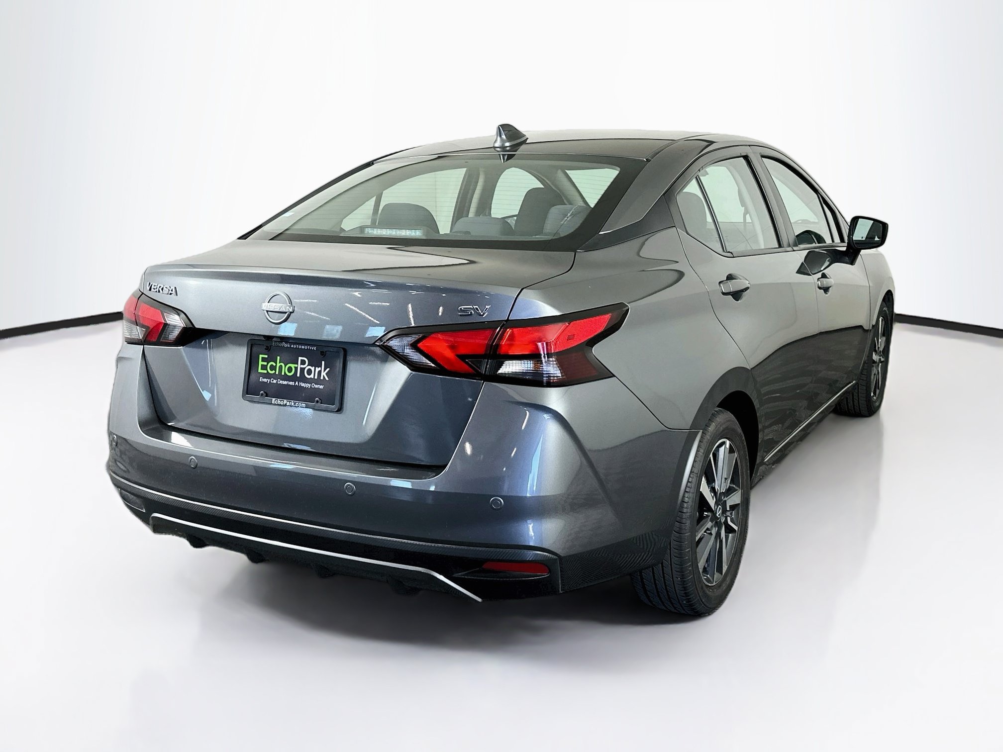 Used 2024 Nissan Versa SV FWD image 9