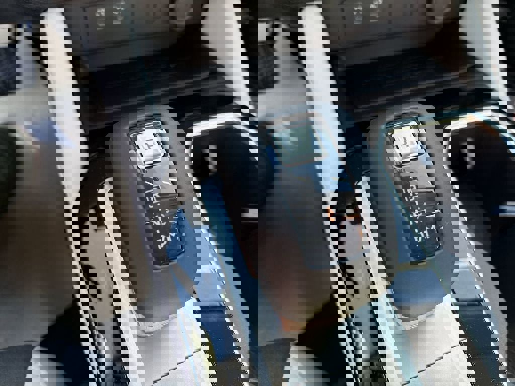 New 2025 Mitsubishi Outlander SE image 36