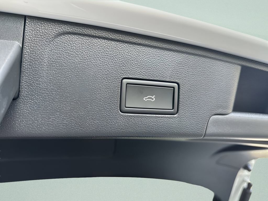 New 2026 Volkswagen Atlas Cross Sport SE image 25