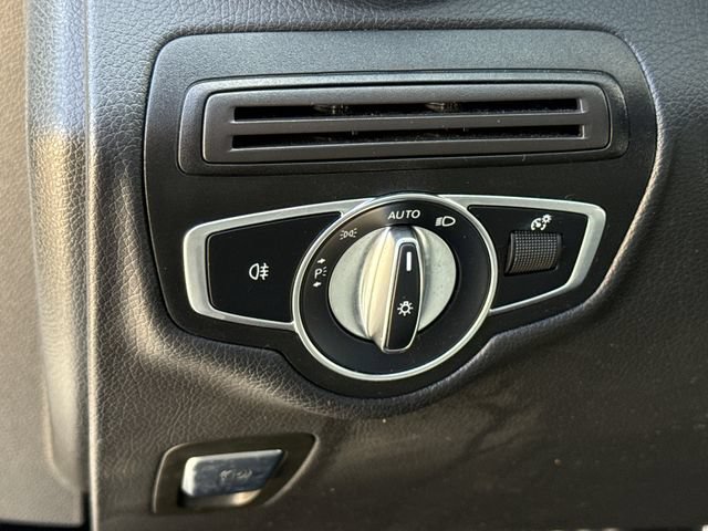 Used 2022 Mercedes-Benz GLC 300 image 23