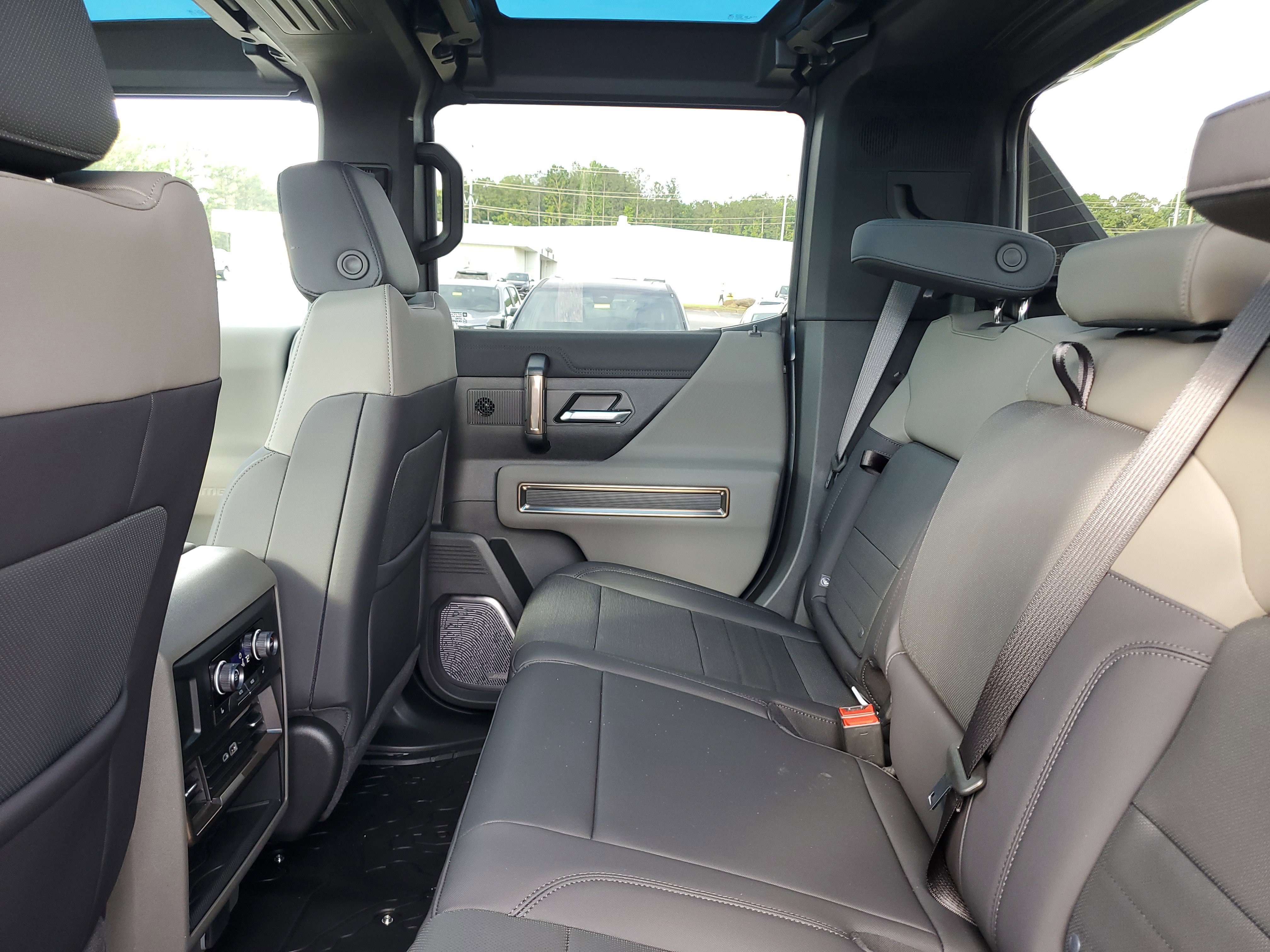 New 2025 GMC Hummer EV 2X image 10