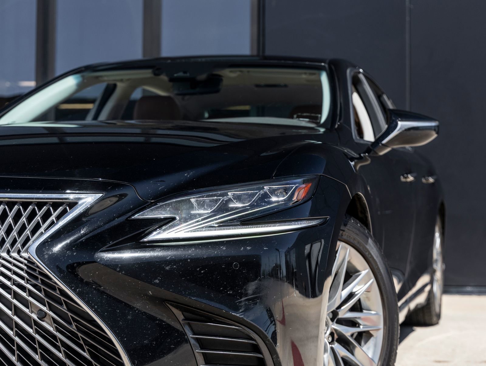 Used 2019 Lexus LS 500 w/ Accessory Package (Z2) image 13