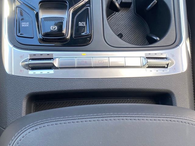 Used 2025 Kia Carnival SX w/ SX Dark Edition Package image 21