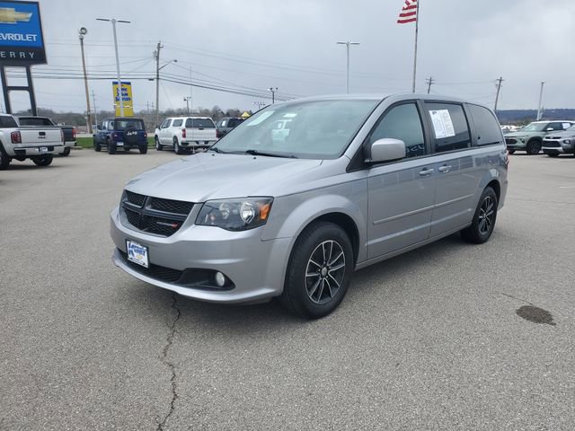 Used 2016 Dodge Grand Caravan SXT image 2