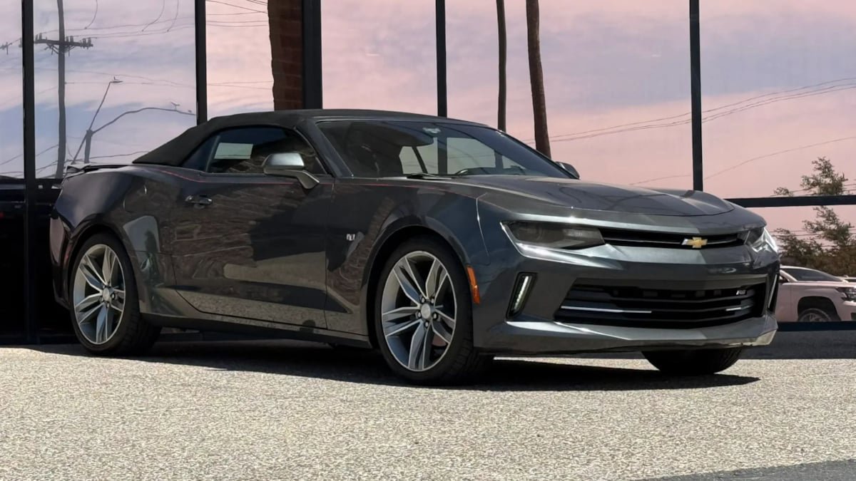 Used 2016 Chevrolet Camaro LT w/ RS Package RWD image 17