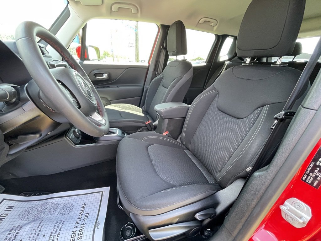 Used 2023 Jeep Renegade Latitude image 11