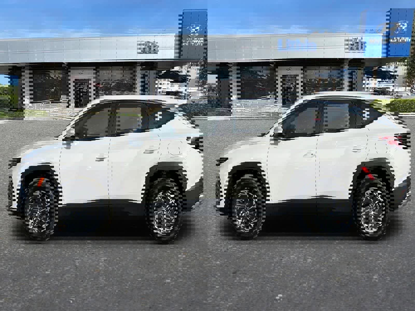 New 2026 Hyundai Tucson Blue SE w/ Tow & Go Package image 5