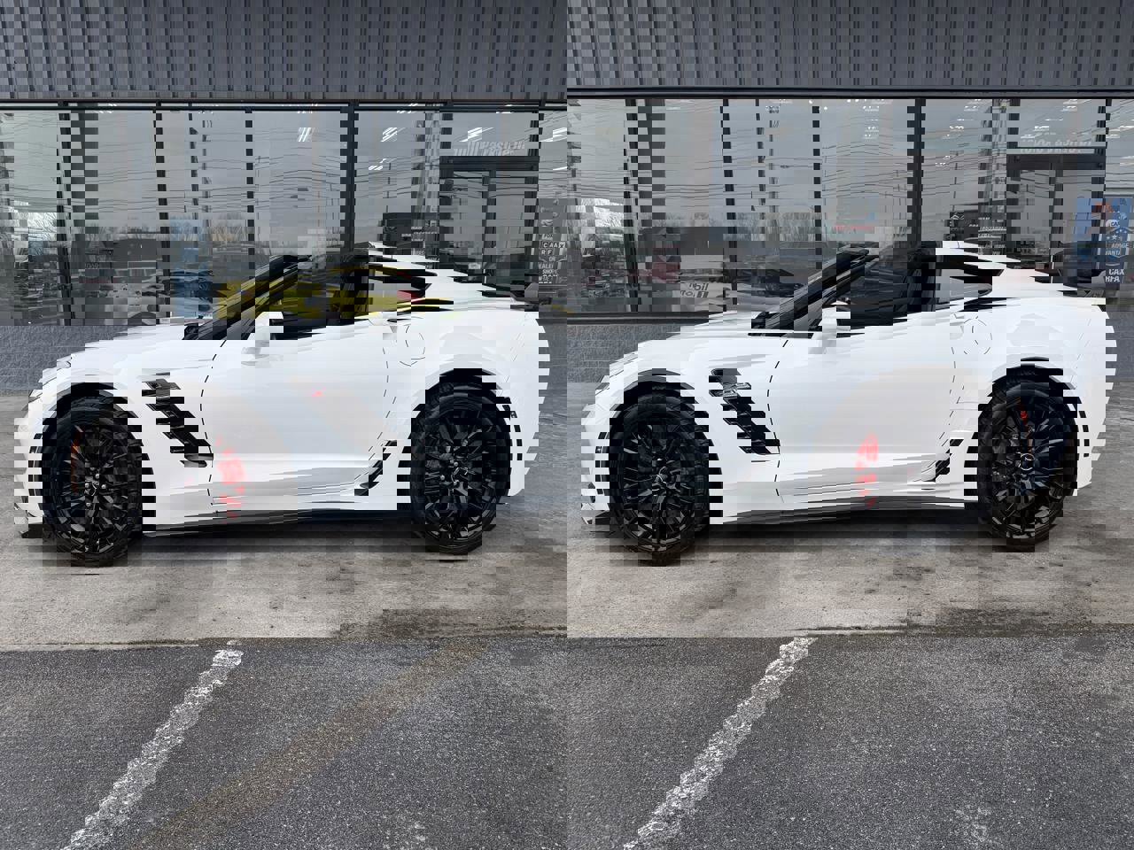 Used 2015 Chevrolet Corvette Z06 w/ 3LZ Preferred Equipment Group image 10