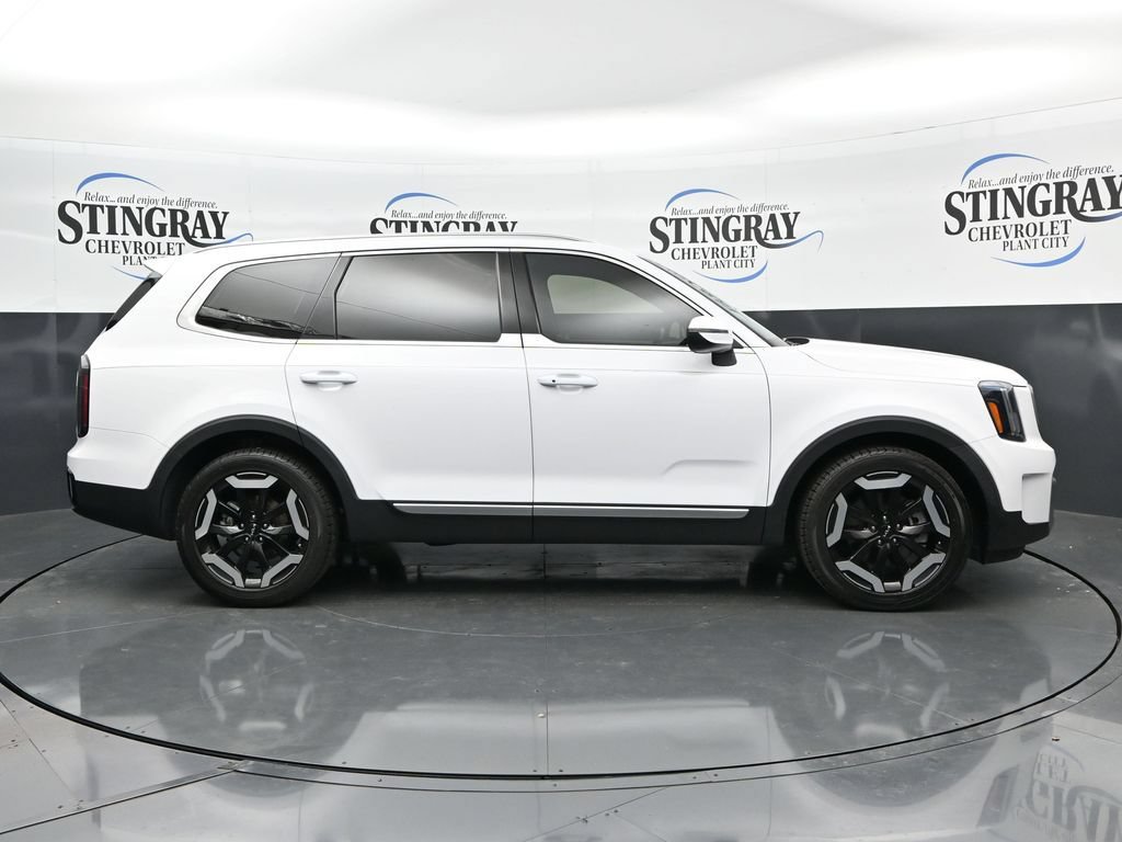 Used 2023 Kia Telluride EX FWD image 8