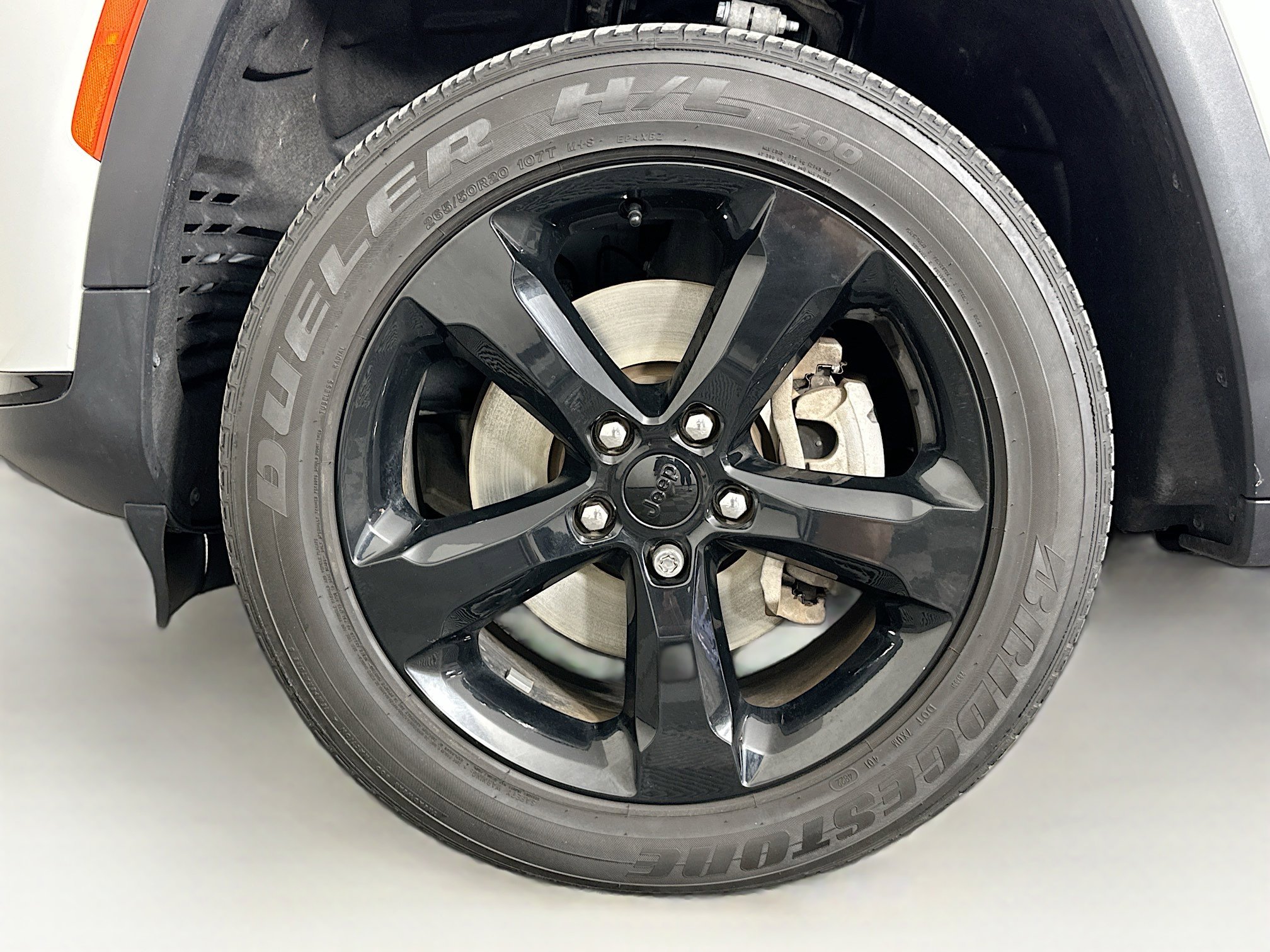 Used 2023 Jeep Grand Cherokee L Laredo AWD/4WD image 11