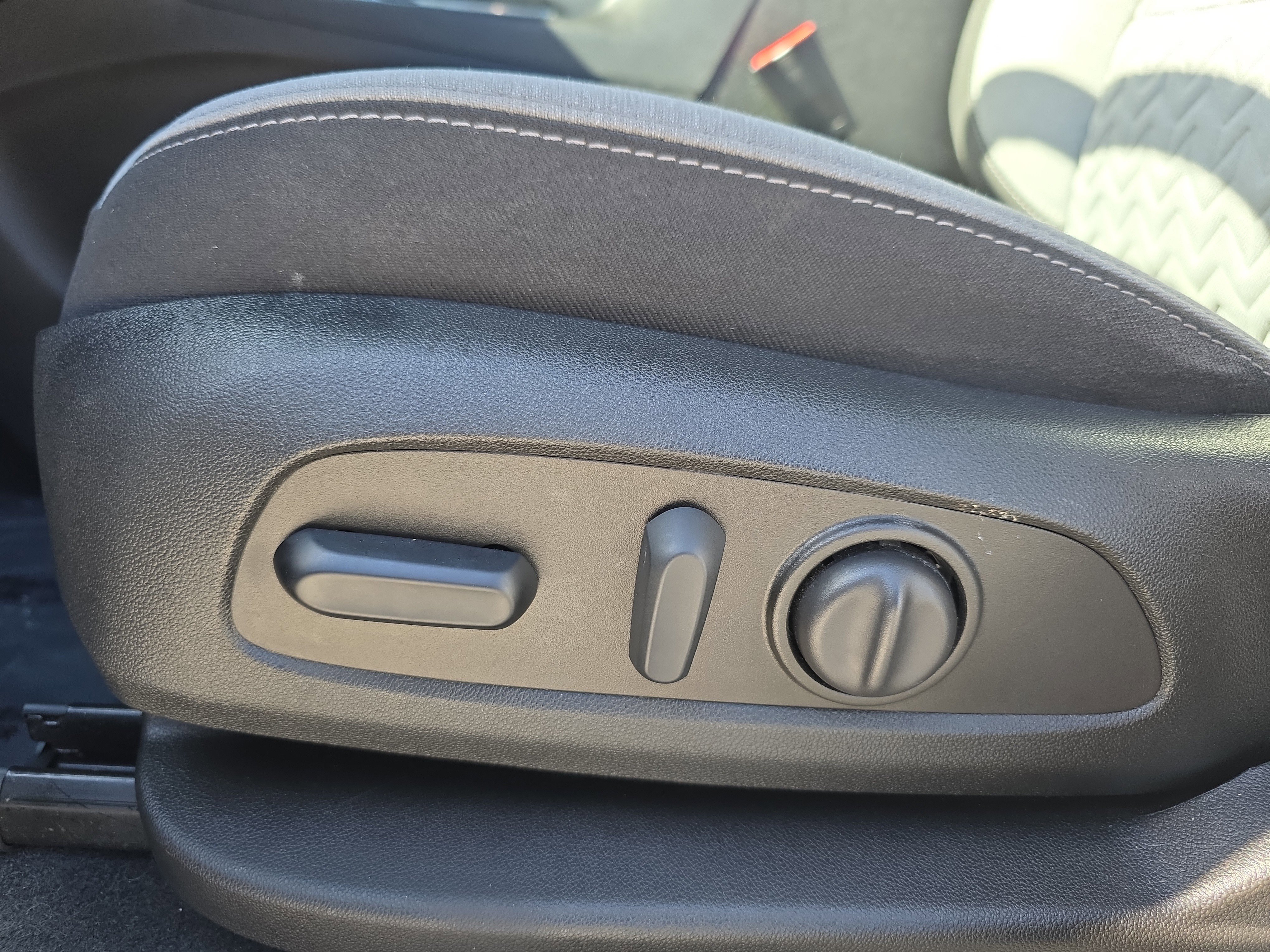 Used 2022 Chevrolet Equinox LT AWD/4WD image 24