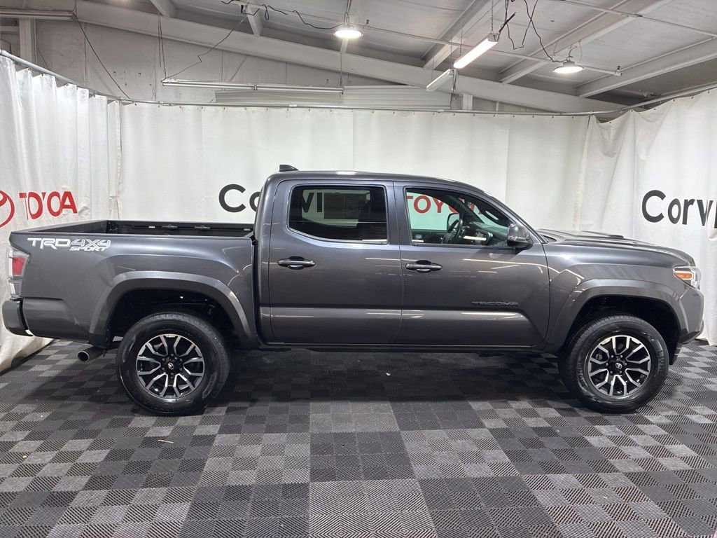 Used 2022 Toyota Tacoma TRD Sport w/ Technology Package image 10