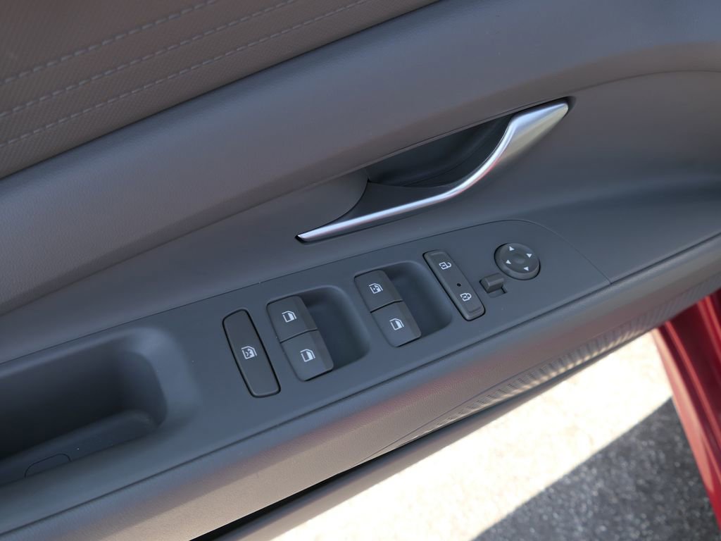 Certified 2023 Hyundai Elantra SEL image 12