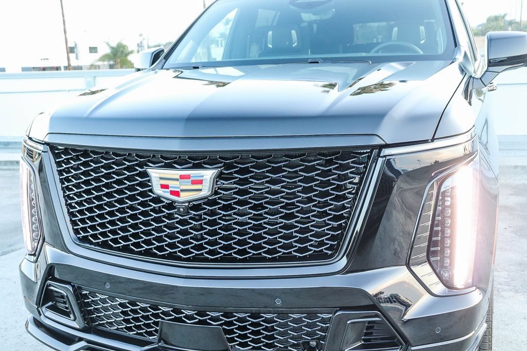 Used 2026 Cadillac Escalade ESV V AWD/4WD image 6