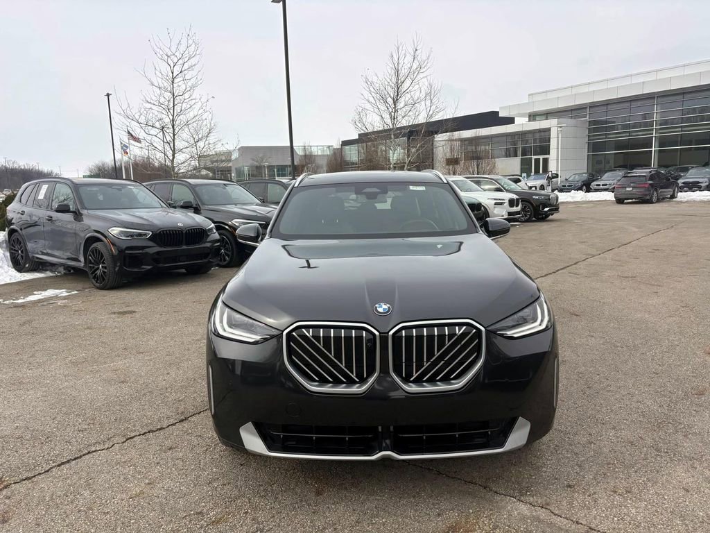 Used 2025 BMW X3 xDrive30i w/ Premium Package image 2