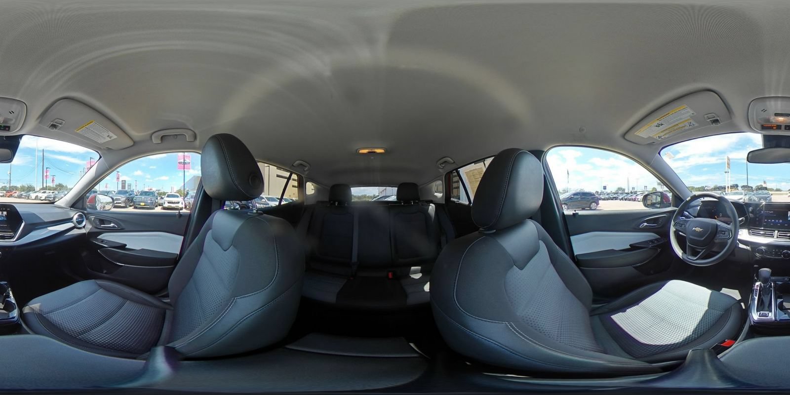 Used 2025 Chevrolet Trax LT FWD image 36