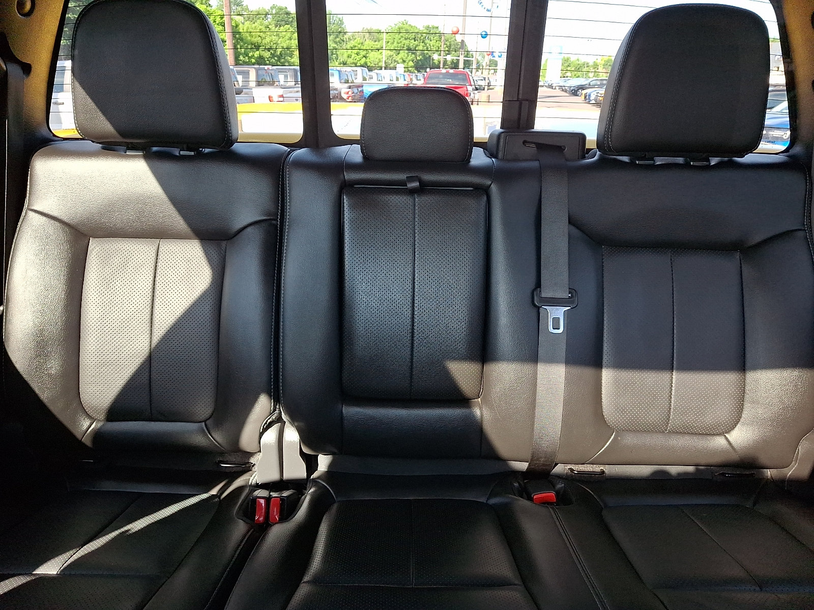 Used 2014 Ford F150 Lariat w/ Equipment Group 502A Luxury AWD/4WD image 19
