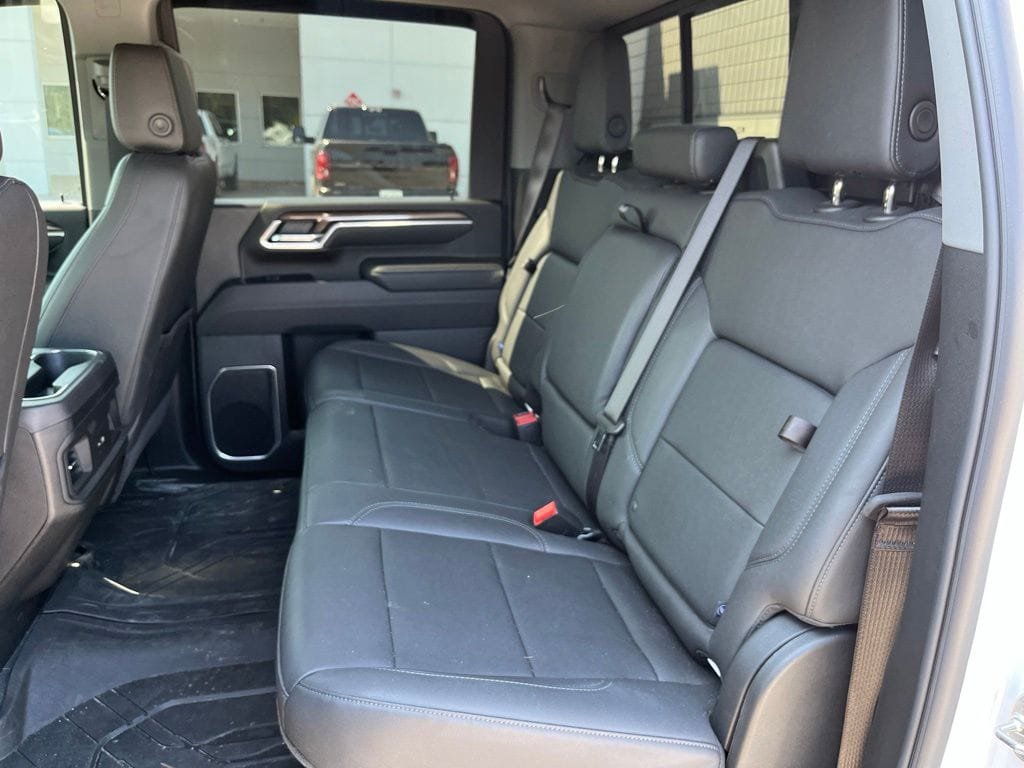 Used 2025 Chevrolet Silverado 3500 LT w/ Trail Boss Package AWD/4WD image 10