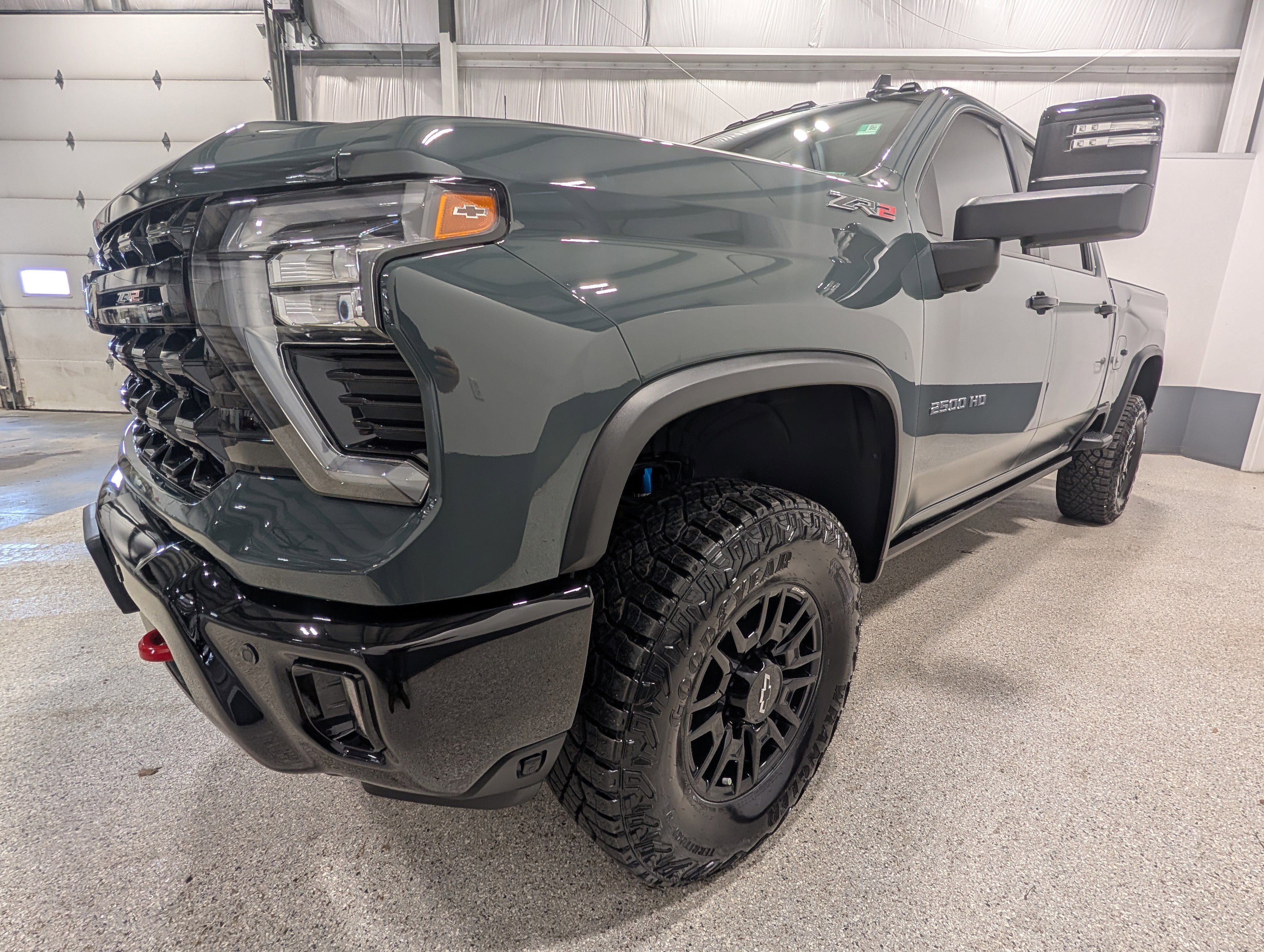 Used 2025 Chevrolet Silverado 2500 ZR2 w/ Technology Package AWD/4WD image 5