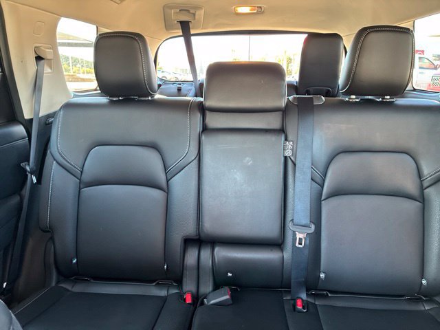 Certified 2024 Nissan Pathfinder SL w/ Black Appearance Package AWD/4WD image 18